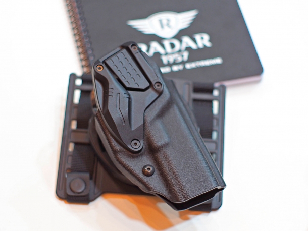 La fondina da pistola RADAR 6257 LTG, recentemente adottata dalla polizia federale tedesca (Bundespolizei)