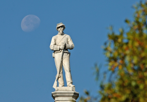 Why the Confederate Flag is not a racist symbol An American Civil War soldier monument
