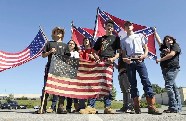 Why the Confederate Flag is not a racist symbol Young Americans supporting the cultural meaning of "both" flags