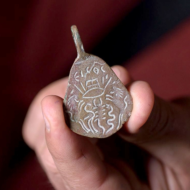 Difesa personale, pistole, amuleti e magia apotropaica Difesa personale, pistole, amuleti e magia apotropaica