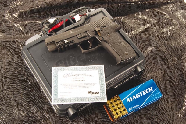 ARMI & BALISTICA: in edicola il numero di dicembre SIG-SAUER P226 MK25 NAVY