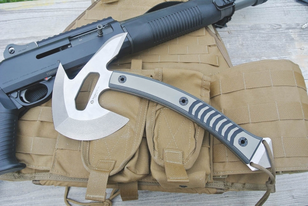 Coltellerie Maserin BAC (battle AXE concept)