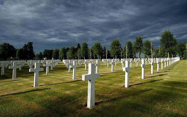 Fields of Battle Lands of Peace 1914-1918 .