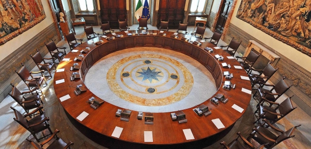 Direttiva Europea Armi: l'iter parlamentare è concluso Il governo dovrà valutare i pareri e le condizioni di Camera e Senato ed emanare la versione finale del decreto legislativo entro settembre