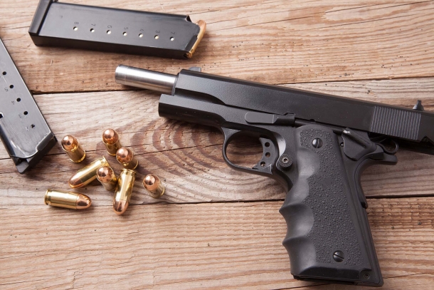 Firearms United intervistata da Tiscali Notizie! Ancora in questi giorni i disarmisti attaccano la "voglia di armarsi" e danno la colpa a "forze politiche sostenute dalla lobby delle armi che soffiano sul fuoco della paura"...