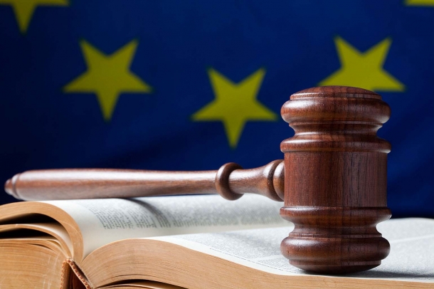Diritto alle armi: i fronti aperti in Europa È iniziato l'iter del ricorso presentato dalla Repubblica Ceca presso la Corte Europea di Giustizia