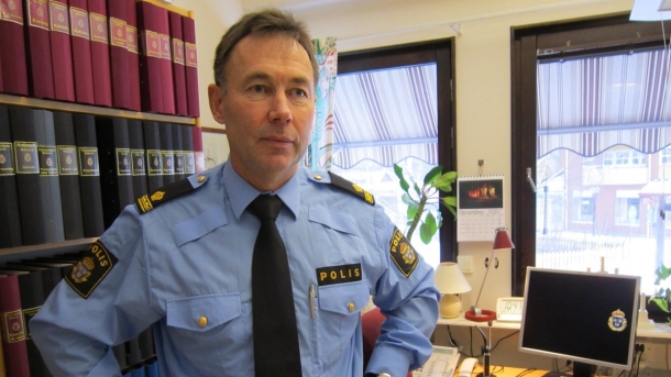 Diritto alle armi: i fronti aperti in Europa Peter Thorsell, esponente d'alto rango della Polizia svedese, ha fatto da tempo del disarmo dei cittadini una sua crociata personale – ed è coinvolto anche in quest'ultima vicenda