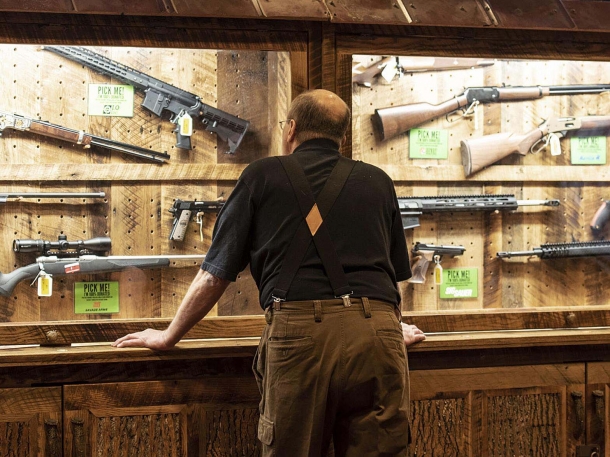 La NRA si riorganizza e si sposta in Texas! Complici l'incertezza elettorale e le proteste violente dei gruppi antagonisti, le vendite di armi negli USA hanno raggiunto livelli record nel 2020: un patrimonio culturale e personale da difendere contro le mire disarmiste dell'amministrazione Biden