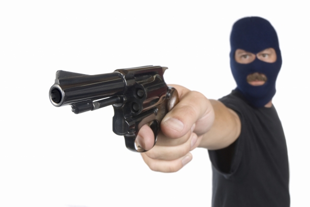 CarryNow: Firearms United tackles personal defense! The need for protection against criminal and terrorist attacks is felt in Europe now more than ever