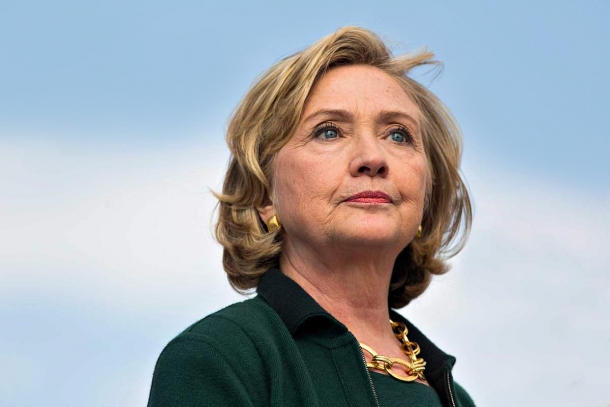 Gun Ban: US and EU, two shores of one same dividing Ocean Hillary Clinton: the Democratic Party runner for the 2016 U.S. Presidential Elections, she is a staunch supporter of gun control