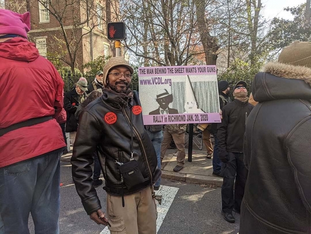 Virginia Gun Rally: cittadini armati e Forze dell'Ordine contro il disarmismo 