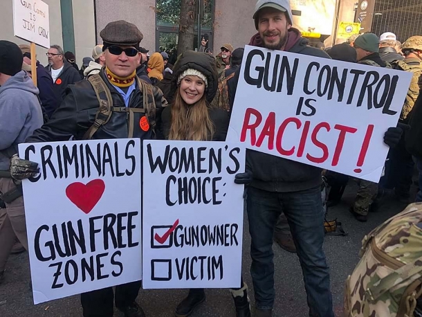 Virginia Gun Rally: cittadini armati e Forze dell'Ordine contro il disarmismo 