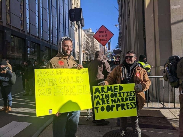 Virginia Gun Rally: cittadini armati e Forze dell'Ordine contro il disarmismo 