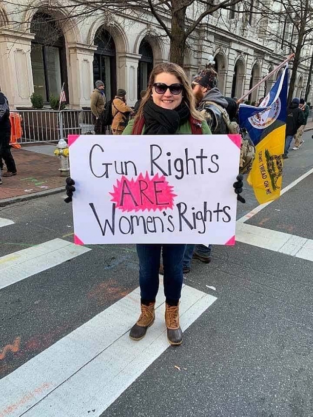 Virginia Gun Rally: cittadini armati e Forze dell'Ordine contro il disarmismo 