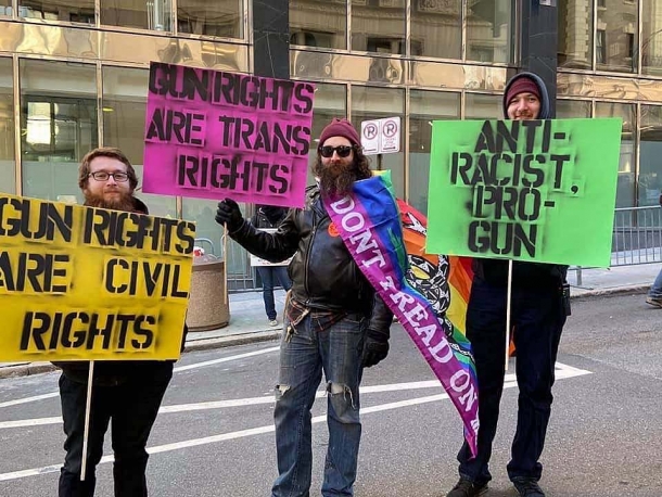 Virginia Gun Rally: cittadini armati e Forze dell'Ordine contro il disarmismo 
