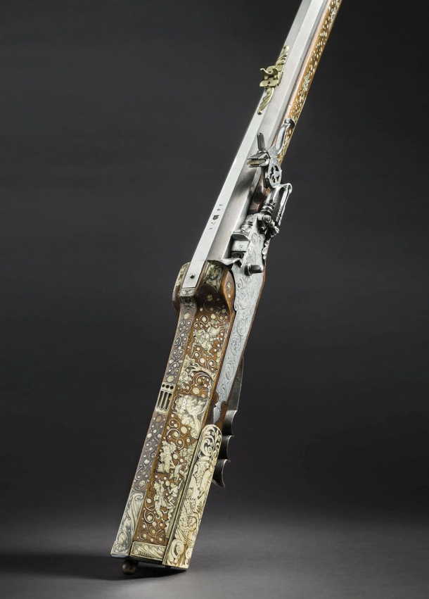 Hermann Historica Spring Auction 2018 A Bohemian lavishly bone-inlaid wheellock hunting rifle, dated 1678