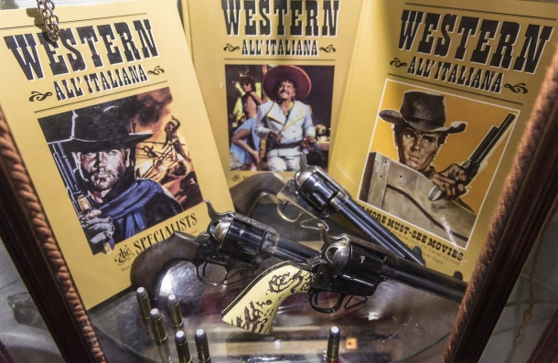 Oro e Piombo: lo 'spaghetti western' non è morto Altre Colt 1873 di Uberti