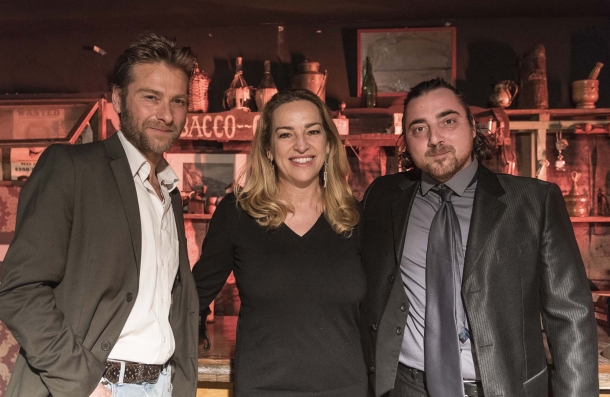 Oro e Piombo: lo 'spaghetti western' non è morto Cristiana Pedersoli (figlia del grande Bud Spencer) insieme al regista Emiliano Ferrera e il produttore Tiziano Carnevale
