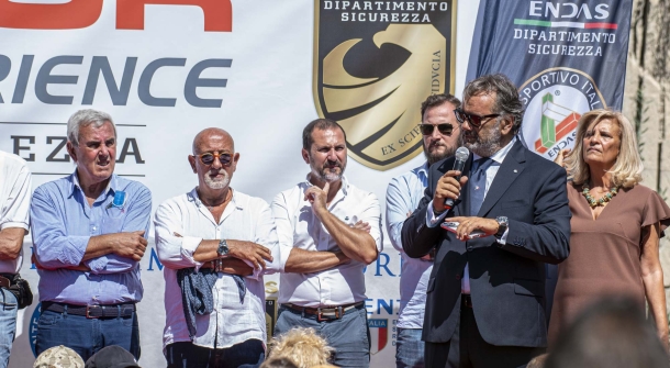 Eventi: ENDAS "Outdoor Experience" (Green Sports) Il Presidente di ENDAS Nazionale durante la manifestazione. Dietro di lui, da sinistra: Riccardo Viola, Presidente CONI Lazio; l'On. Federico Rocca; Marco Perisso, Consigliere Nazionale CONI