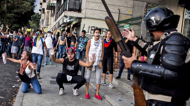 Pistole Strike One in Venezuela? Il Venezuela è attualmente sull'orlo della guerra civile