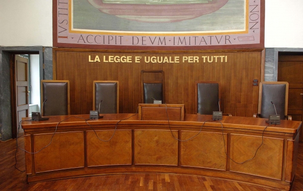 Legittima Difesa: legge approvata. Cosa cambia? Legittima Difesa: legge approvata. Cosa cambia?