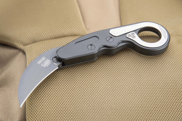 CRKT Provoke, the "kinematic" Karambit CRKT Provoke, the "kinematic" Karambit