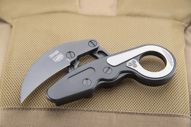 CRKT Provoke, the "kinematic" Karambit CRKT Provoke, the "kinematic" Karambit