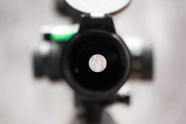 La luminosità nei cannocchiali da fucile La pupilla d'uscita al minimo ingrandimento su un Sightmark 3-18x50.