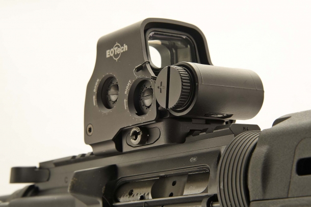 The new positioning of the battery compartment helps save rail space