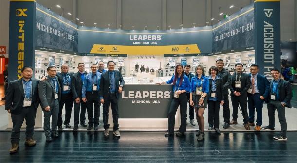 Cannocchiali Integrix, le nuove ottiche di fascia alta di Leapers Il team Leapers a IWA 2024