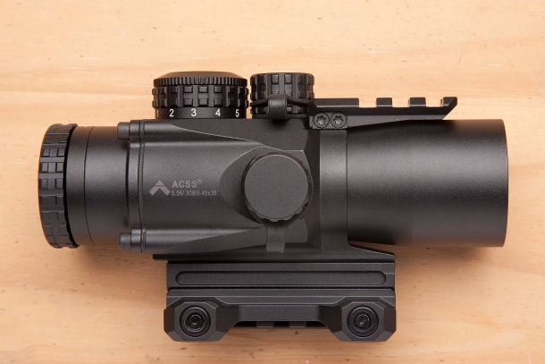 Ottica Primary Arms SLx Gen III 3x32mm Ottica Primary Arms SLx Gen III 3x32mm prism scope, lato destro