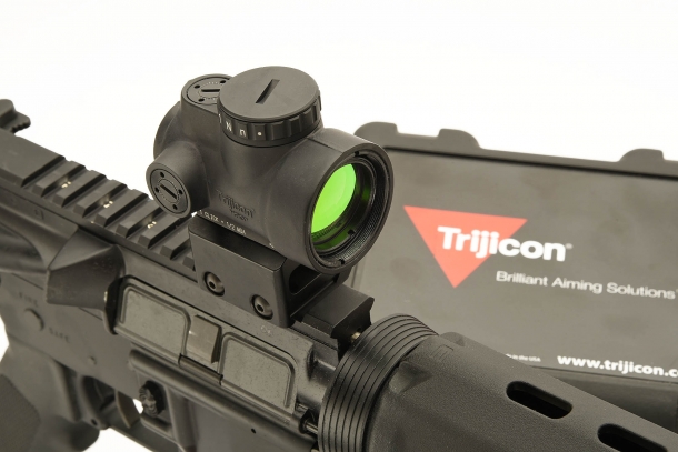 Despite the small size, the MRO offers one of the widest viewing areas on the market