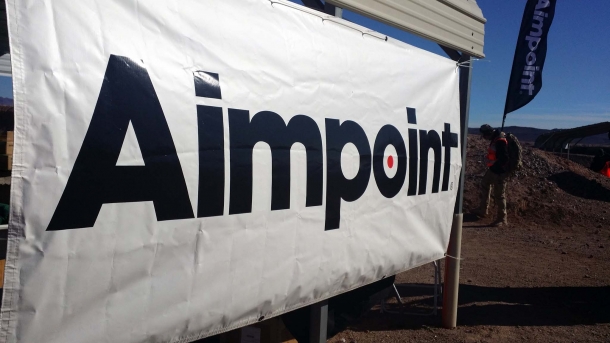 Aimpoint Micro S1: il nuovo, compatto red dot per la canna liscia! Lo stand della Aimpoint all'edizione 2017 dello Industry Day at the Range, dove è stata data l'occasione ai convenuti di provare il Micro S1