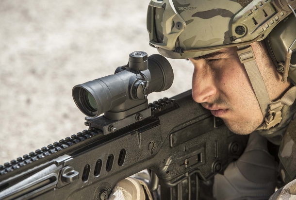 VIDEO: Meprolight optics new products 2016 MEPRO X4 - Day Scope with x4 Magnification