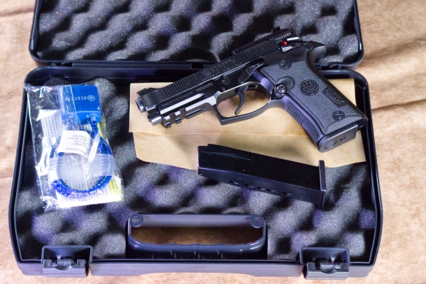 Beretta 80X – equilibrium in 380 ACP The accessories include an extra magazine and safety lock to prevent unauthorized use.