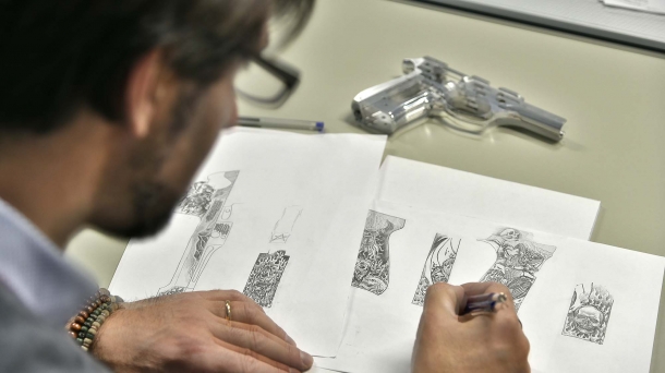 La preparazione dei bozzetti per il lavoro di incisione