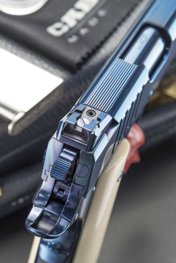 Cabot Guns Blue Deluxe Cabot Guns Blue Deluxe