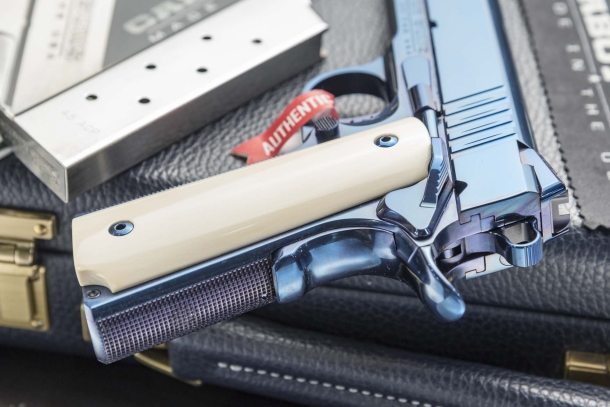 Cabot Guns Blue Deluxe Cabot Guns Blue Deluxe