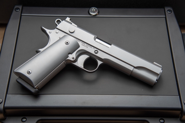 Cabot Guns 'The Icon', a minimalist masterpiece Cabot Guns 'The Icon', a minimalist masterpiece