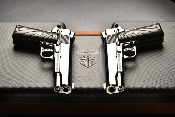 Cabot Guns Mirror Image Pistols: a marvelous duo for true connoisseurs!