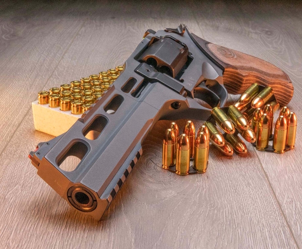 Chiappa Firearms "Charging Rhino" Gen II Chiappa Firearms "Charging Rhino" Gen II