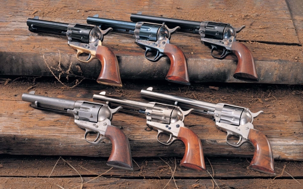 Colt 1873 Single Action Army Repliche Uberti Cattleman del Colt 1873 con varie finiture