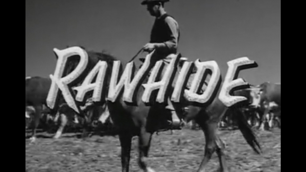 Il serpente e la Colt: storia del serpente della pistola di Clint Eastwood Leone vide per la prima volta Clint Eastwood nella serie western "Rawhide", dove Rowdy Yates, il personaggio di Eastwood, porta una colt con il serpente a sonagli.