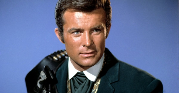 Il serpente e la Colt: storia del serpente della pistola di Clint Eastwood L'attore Robert Conrad, protagonista della serie The Wild Wild West