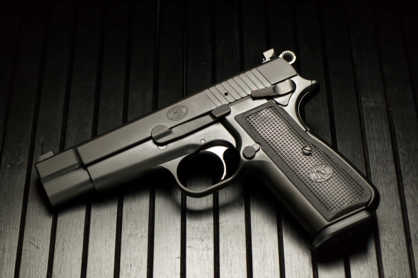 FN High Power: the Browning Hi-Power is back. Again. FN High Power: the Browning Hi-Power is back. Again.