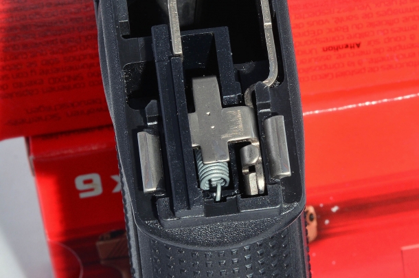 Glock G19 Gen5 calibro 9mm Nella Glock G19 Gen 4 calibro 9mm. il pacchetto di scatto si avvale della molla con occhielli