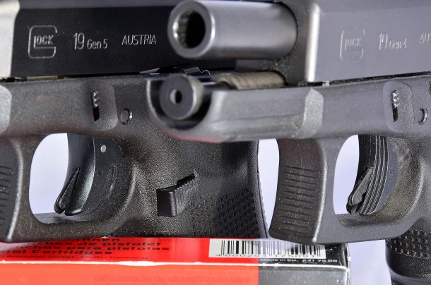 Glock G19 Gen5 calibro 9mm La Glock G19 Gen 5 abbandona il grilletto zigrinato, in favore di uno liscio
