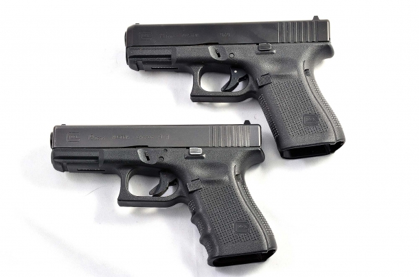 Glock G19 Gen5 calibro 9mm vista lato sinistro Gen 5 - in alto - a confronto con Gen 4.