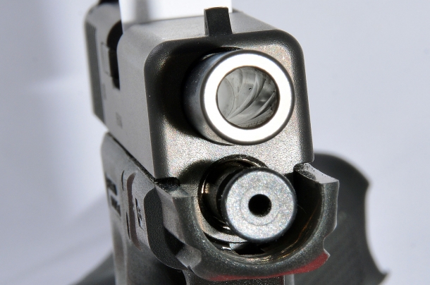 Glock G19 Gen5 calibro 9mm Glock G19 Gen4: la canna ha le rigature poligonali che consentono in ogni caso un'ottima precisione anche con palle in lega