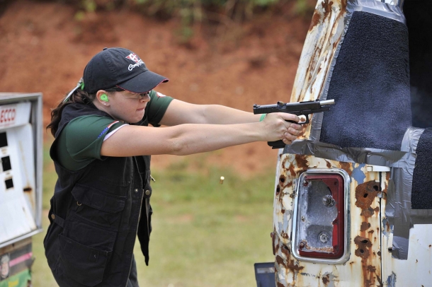 IDPA: uno sport tutto giocato in... difesa! Le armi utilizzabili nelle discipline IDPA sono raggruppate in sei divisioni